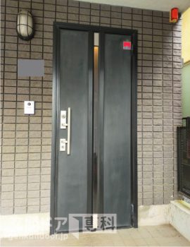 世田谷区玄関ドア