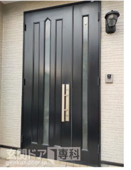 神奈川県横浜市神奈川区三ツ沢中町玄関ドアリノベーション　家の見た目を変えたいので古いドアを交換