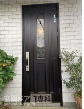 船橋市山手玄関ドア取替　黒い重たい印象のドア