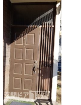千葉県市原市桜台玄関ドア　木製ドアの建付けが悪すぎて開閉困難に