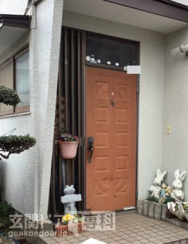 東京都武蔵村山市中原玄関ドア　昔のデザインドアが劣化しすぎた結果、取替することに