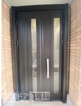 千葉市中央区　玄関ドアと浴室折戸をセットでお得に交換した事例　施工後
