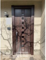 埼玉県入間郡毛呂山町南台玄関ドアリフォーム　クリエダーク色のリクシルのドアに交換